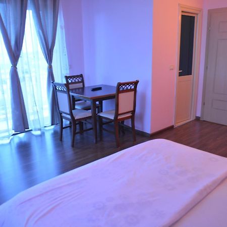Royal Gaz Hotel Durrës Zewnętrze zdjęcie