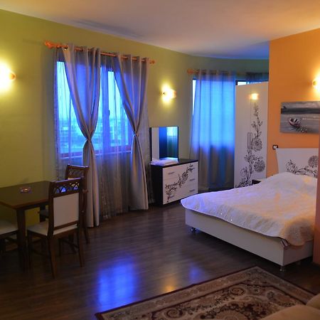 Royal Gaz Hotel Durrës Zewnętrze zdjęcie