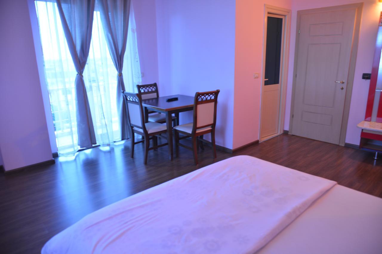 Royal Gaz Hotel Durrës Zewnętrze zdjęcie