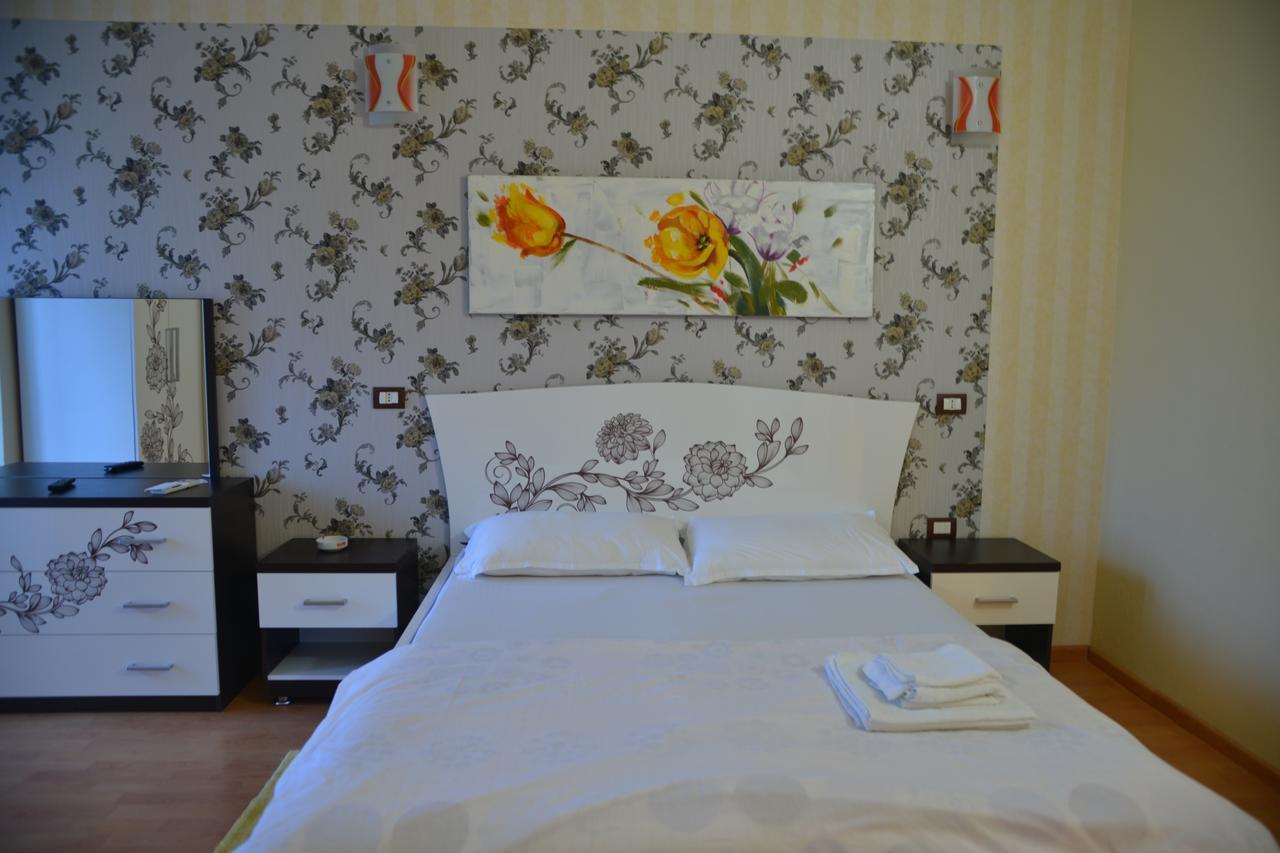 Royal Gaz Hotel Durrës Zewnętrze zdjęcie