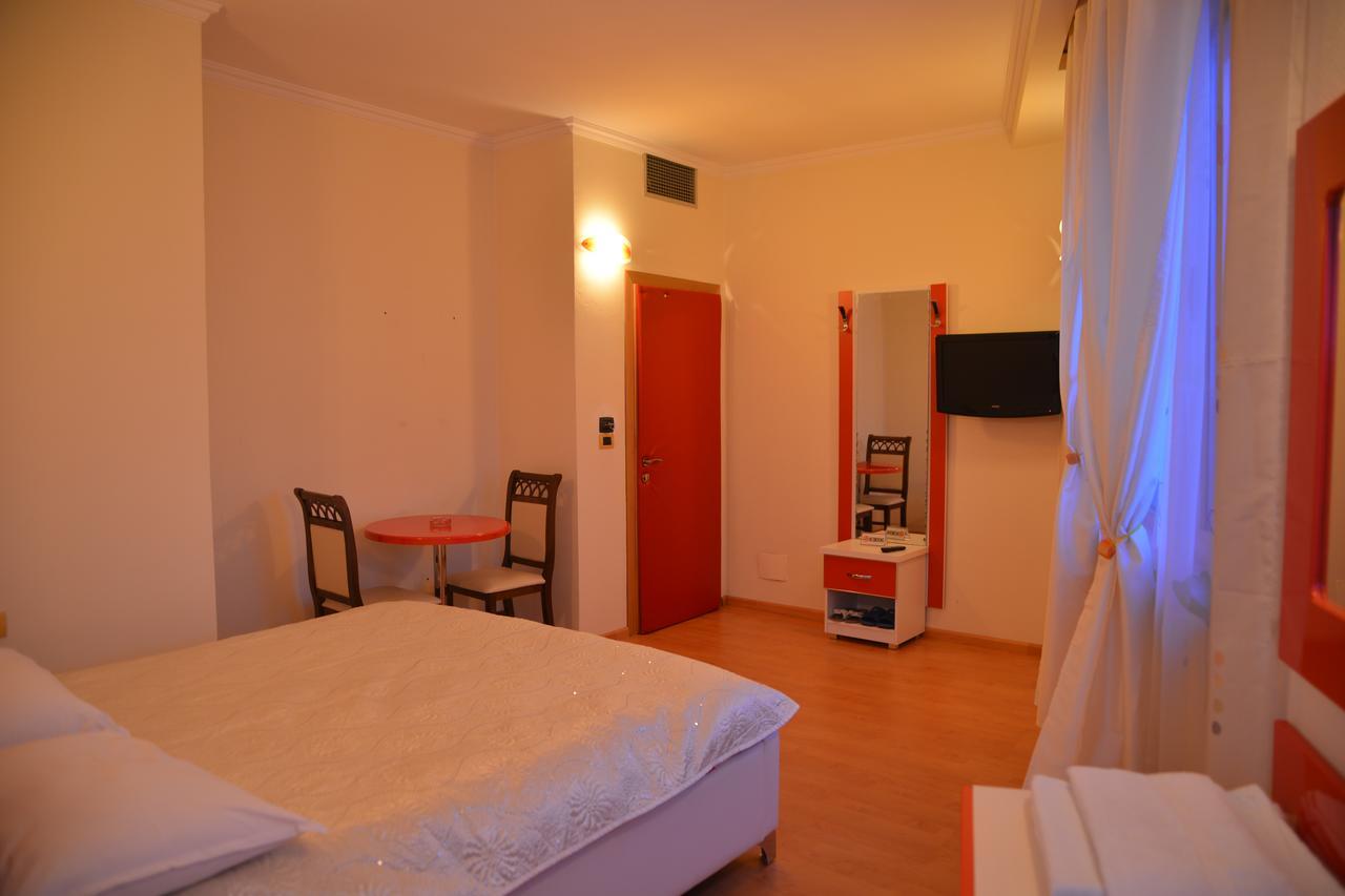 Royal Gaz Hotel Durrës Zewnętrze zdjęcie