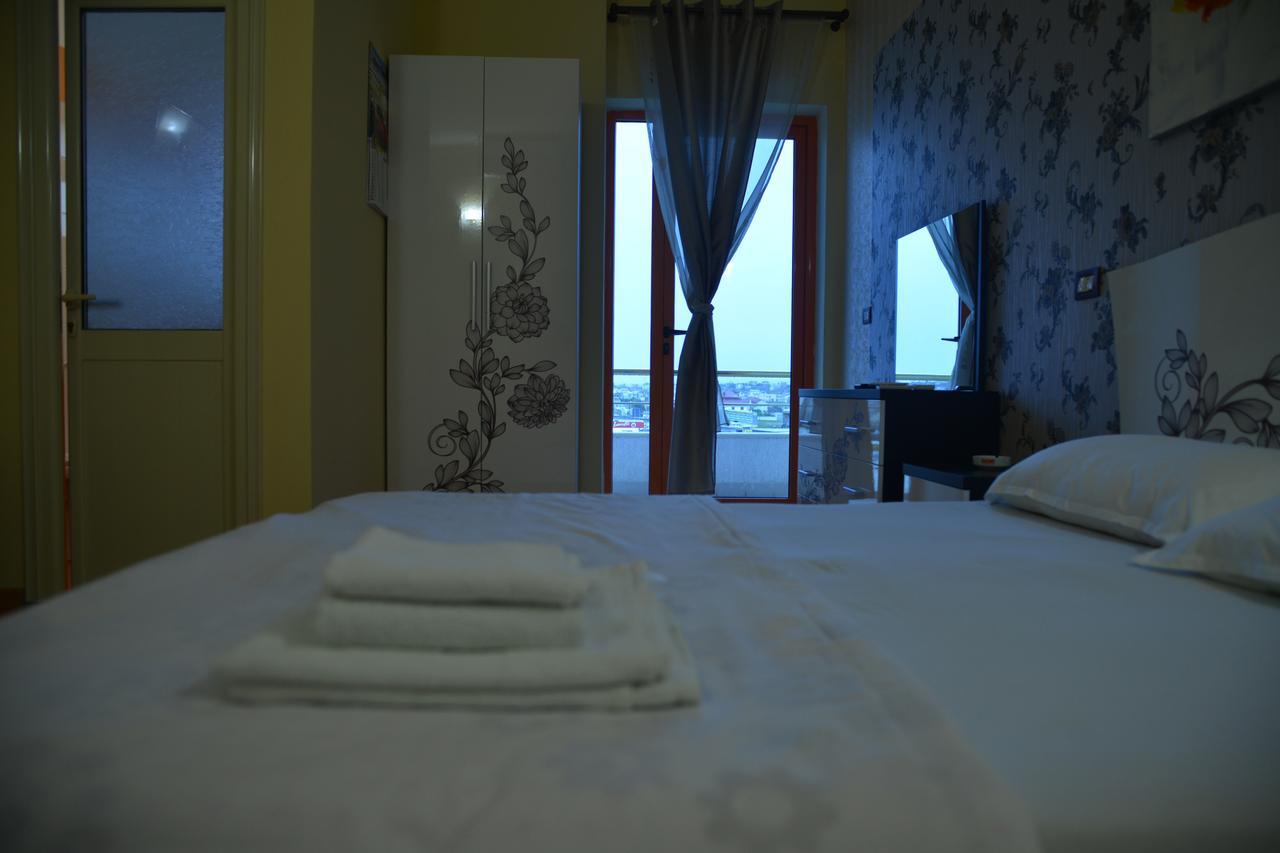 Royal Gaz Hotel Durrës Zewnętrze zdjęcie