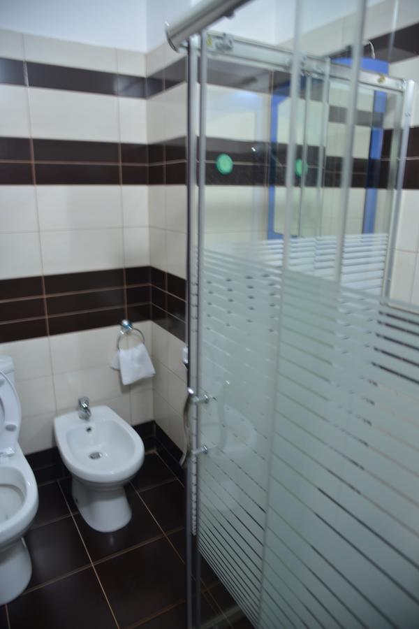 Royal Gaz Hotel Durrës Zewnętrze zdjęcie