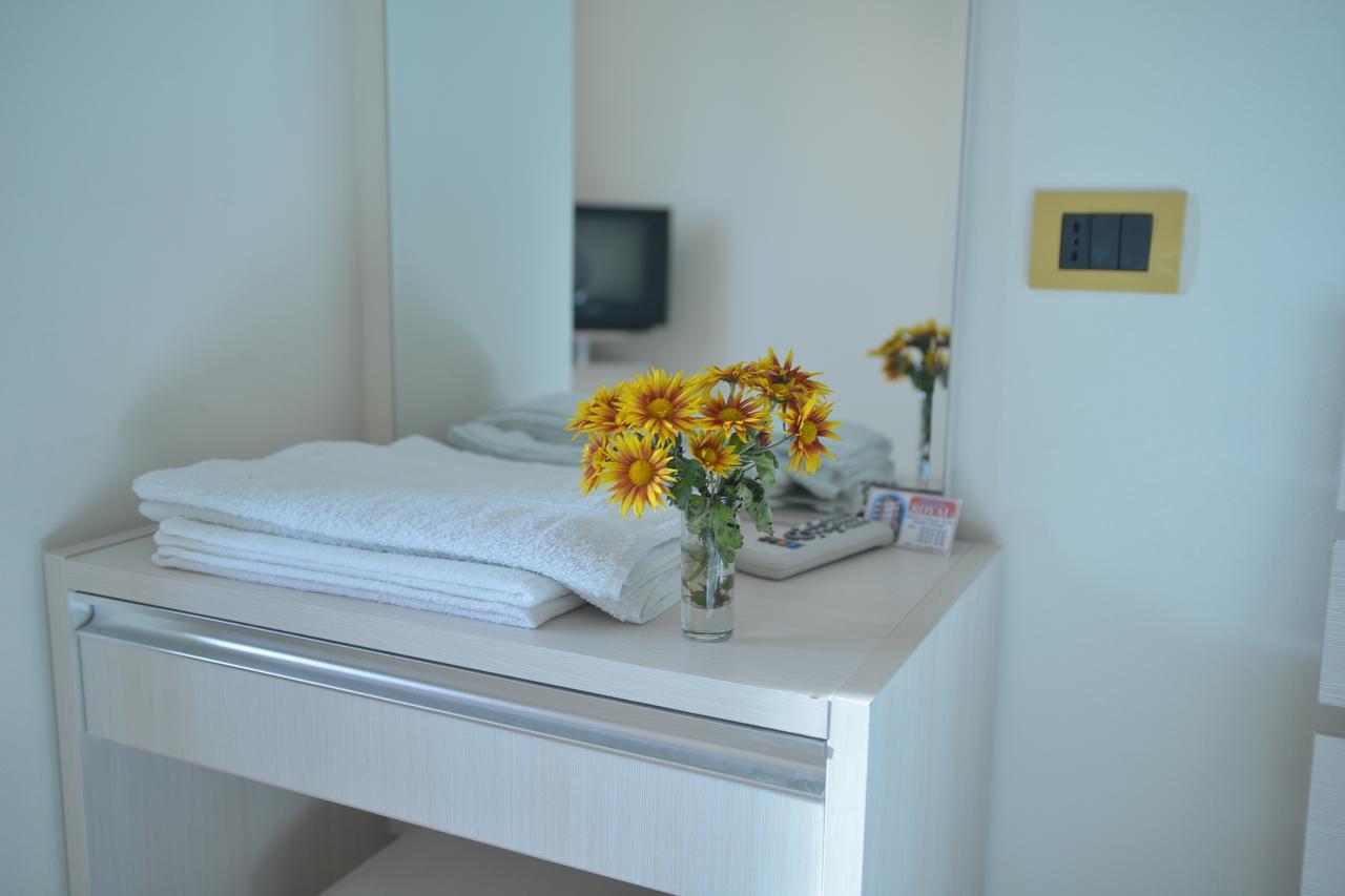 Royal Gaz Hotel Durrës Zewnętrze zdjęcie